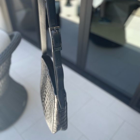 vince stamped crocodile messenger bag - Picture 5 of 9